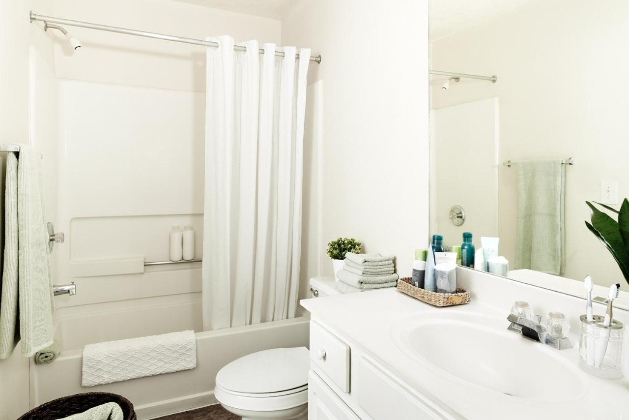 Intown Suites Extended Stay Greensboro Nc - Airport Экстерьер фото