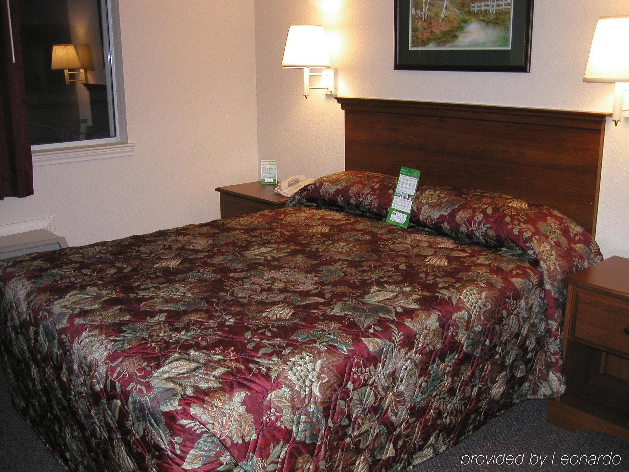 Intown Suites Extended Stay Greensboro Nc - Airport Номер фото