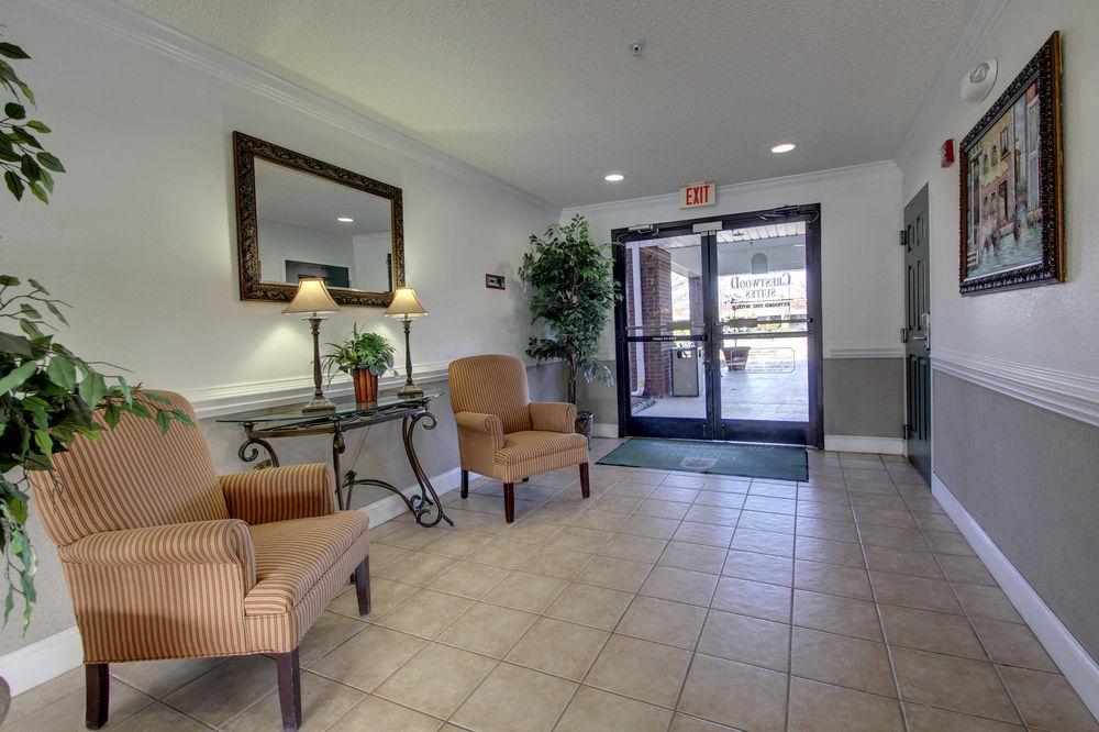 Intown Suites Extended Stay Greensboro Nc - Airport Экстерьер фото